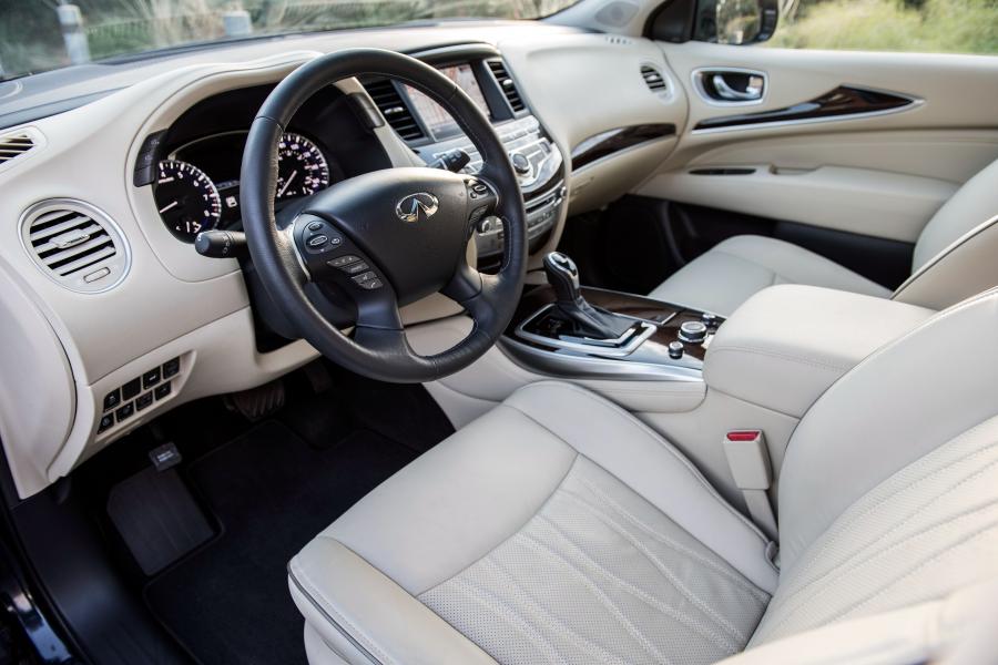 Интерьер Infiniti QX60 3.5 (L50) 2016 года  (фото 18 из 34)